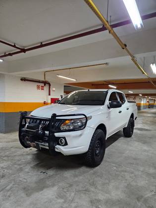 MITSUBISHI L200 TRITON 2.4 16V TURBO DIESEL SPORT GL CD 4P 4X4 MANUAL MITSUBISHI L200 TRITON 2.4 16V TURBO DIESEL SPORT GL CD 4P 4X4 MANUAL